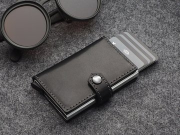 Портфейл с радиочестотна идентификация  (RFID )